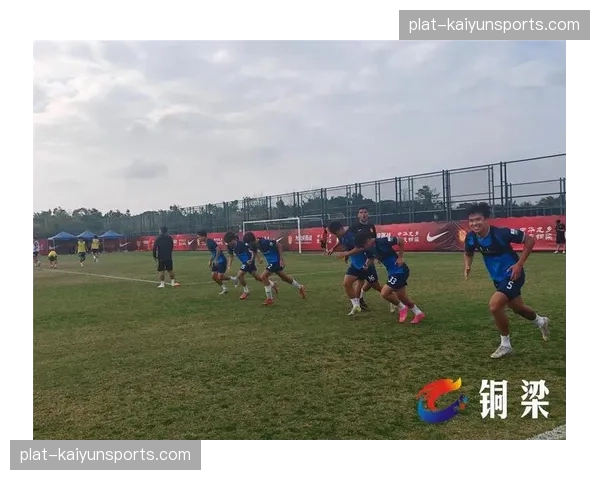 刘建业变阵激活球队攻击力 铜梁龙少帅临场指挥获广泛赞誉