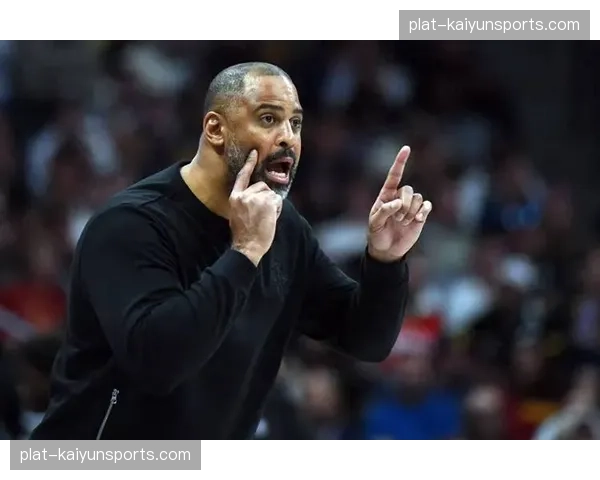 乌度卡申京使用方式争议，关键时刻背传失误成常态